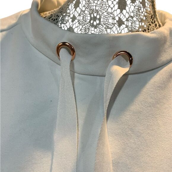 White Hoodie with Gold sparkle Sequin Heart - Picture 7 of 7